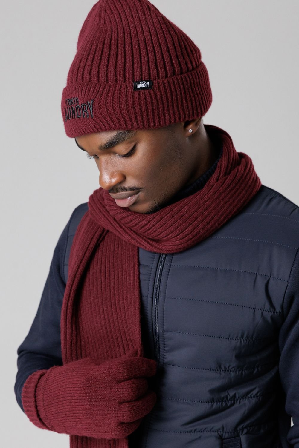 Tokyo Laundry Tokyo Laundry Men's Knit Hat, Scarf & Gloves Set in Wine - 2