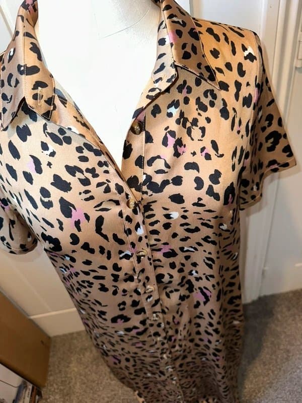 Never Fully Dressed Never Fully Dressed maxi shirt dress size Small leopard print satin short sleeve