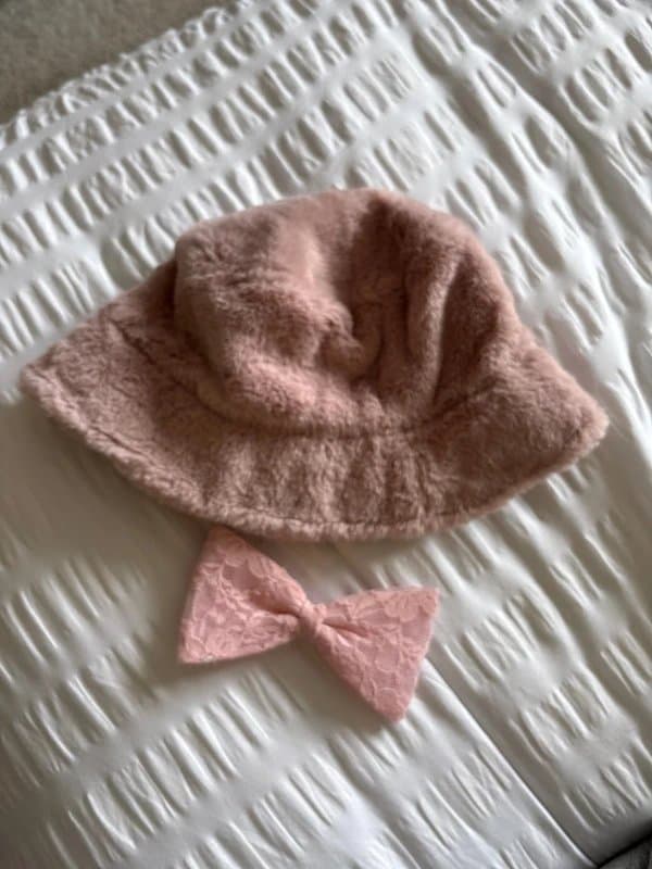New Look Fluffy bucket hat
