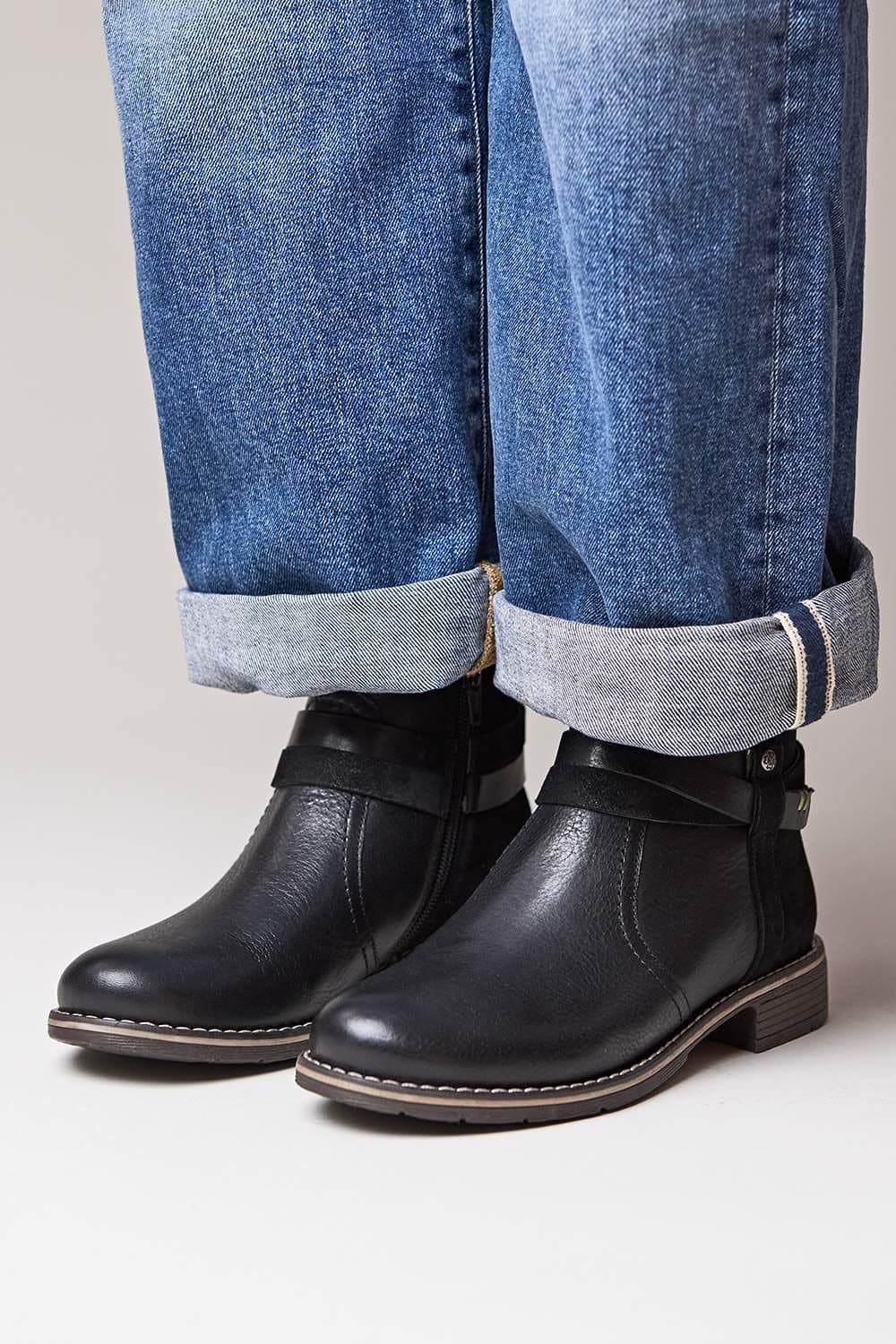 Moshulu Moshulu Women's 'Atoll' Ankle Boot in Black
