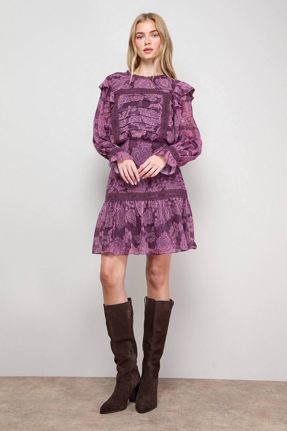 Oasis Oasis Women's Printed Lace Trim Pleat Detail Mini Dress in Dusty Pink - 2