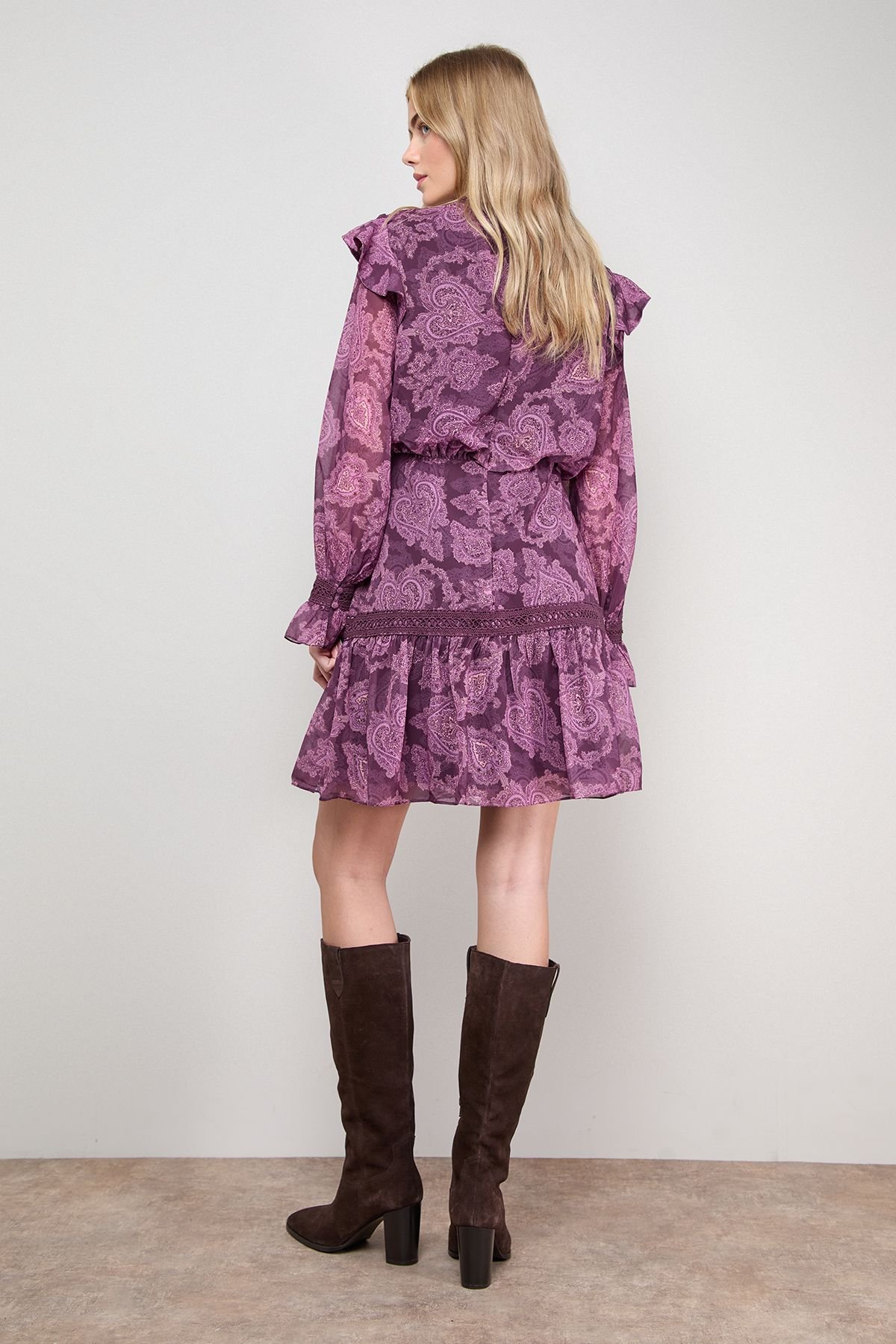 Oasis Oasis Women's Printed Lace Trim Pleat Detail Mini Dress in Dusty Pink - 3