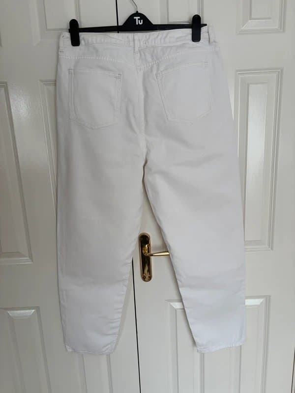 ASOS Design ASOS design white high waisted denim jeans size 18
