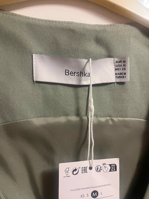 Bershka Cropped waistcoat fits like a 10