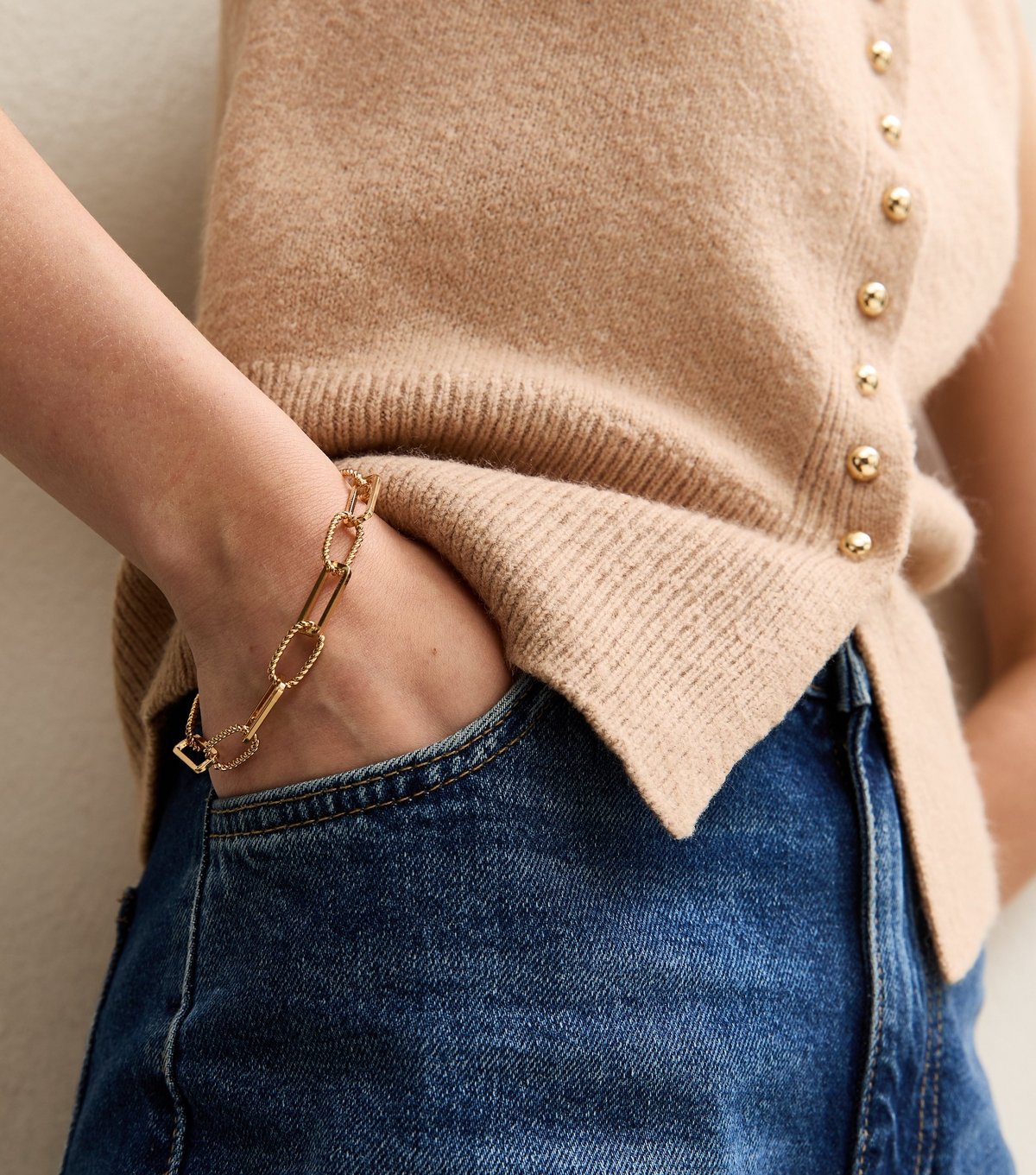 New Look Gold Tone Chain Link Bracelet New Look - 2