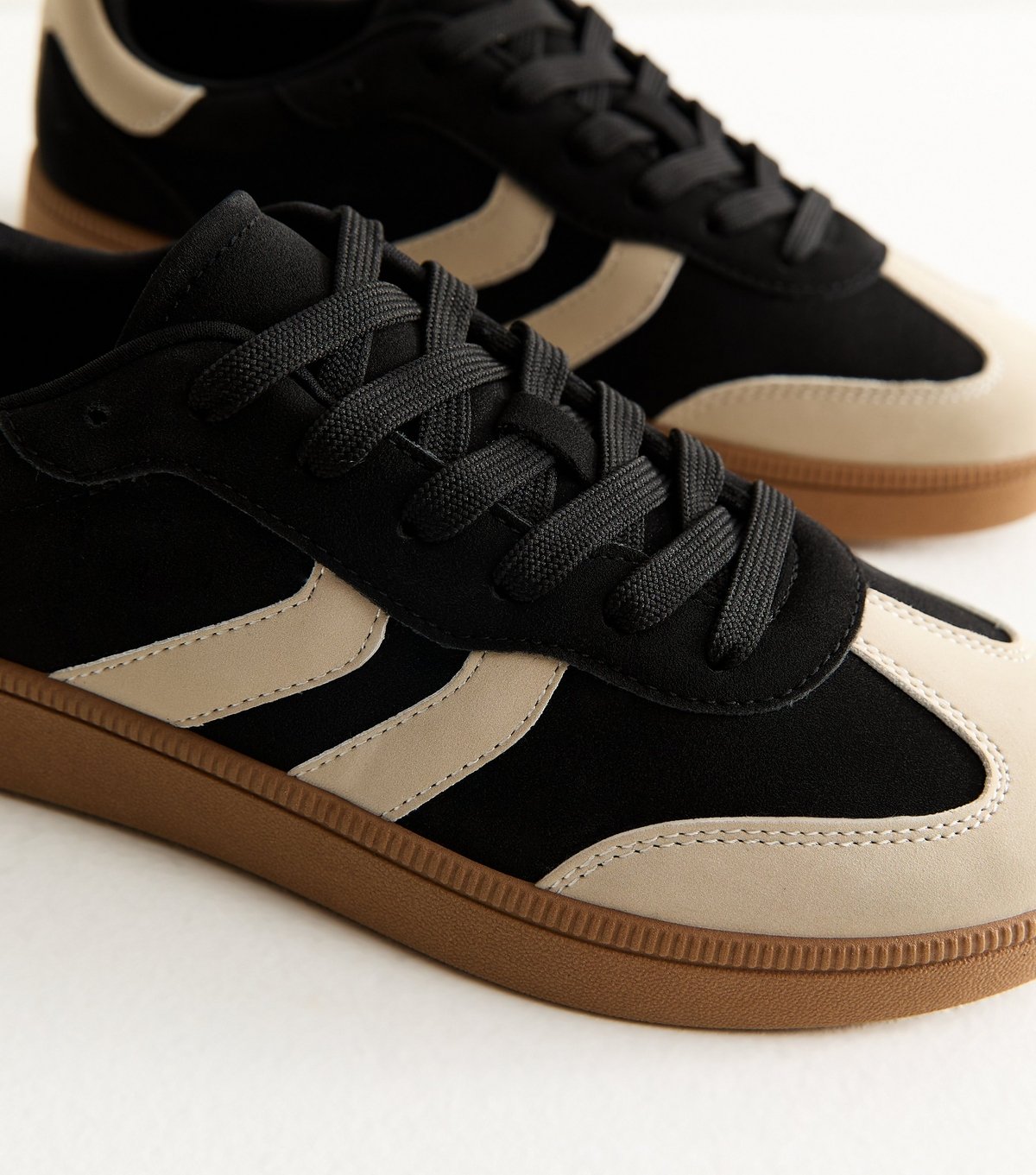 New Look Women's Black Contrast Cream Faux Suede Gum Sole Trainer New Look - 3