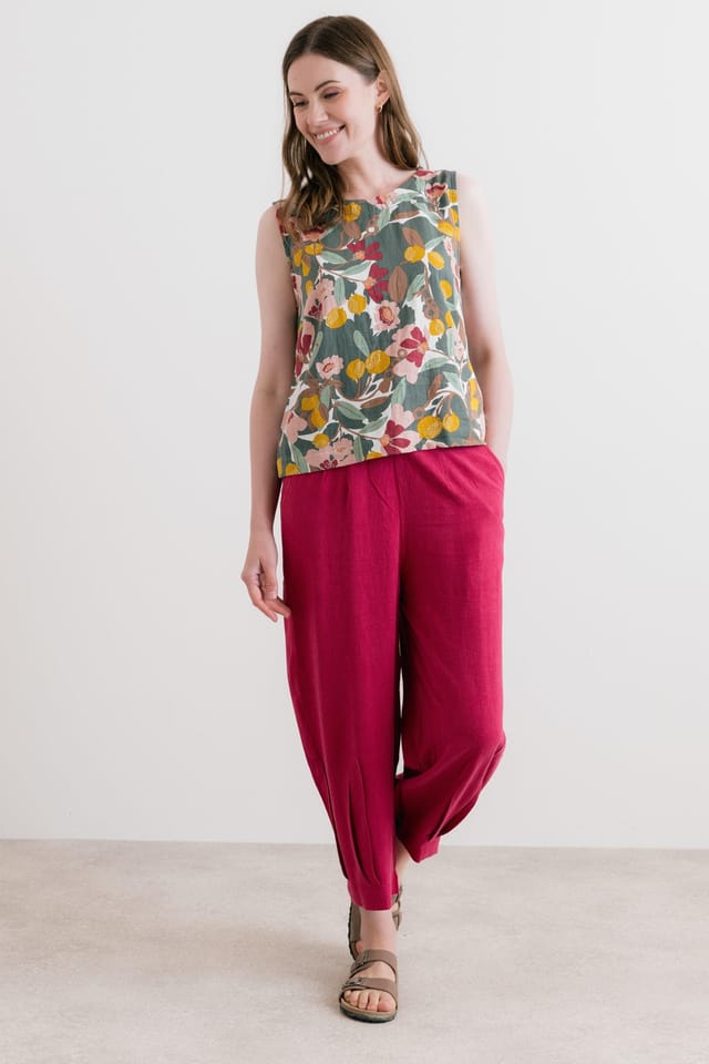 Lily & Me Lily & Me Women's Sail Linen Blend Cropped Trousers in Pink - 2