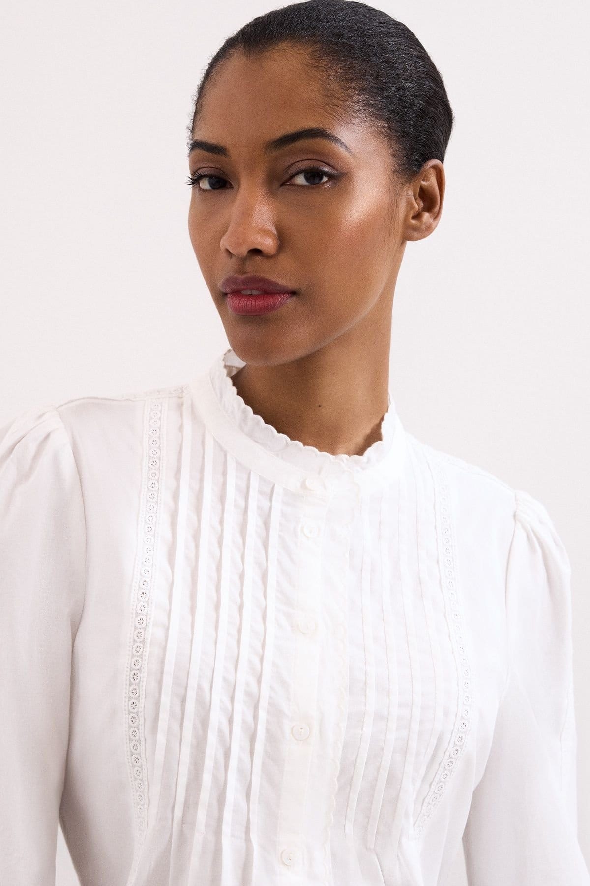 Phase Eight Phase Eight Women's Laurie Pleated Embroidered Cotton Blouse in Off-White - 4
