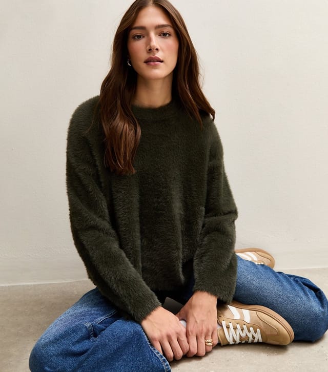 New Look Women's Light Khaki Fluffy Knit Relaxed Fit Jumper New Look - 2