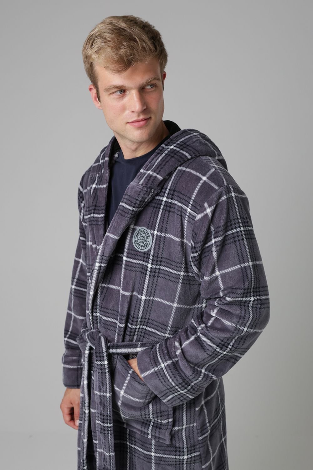 Tokyo Laundry Tokyo Laundry Men's Check Print Dressing Gown in Grey - 4