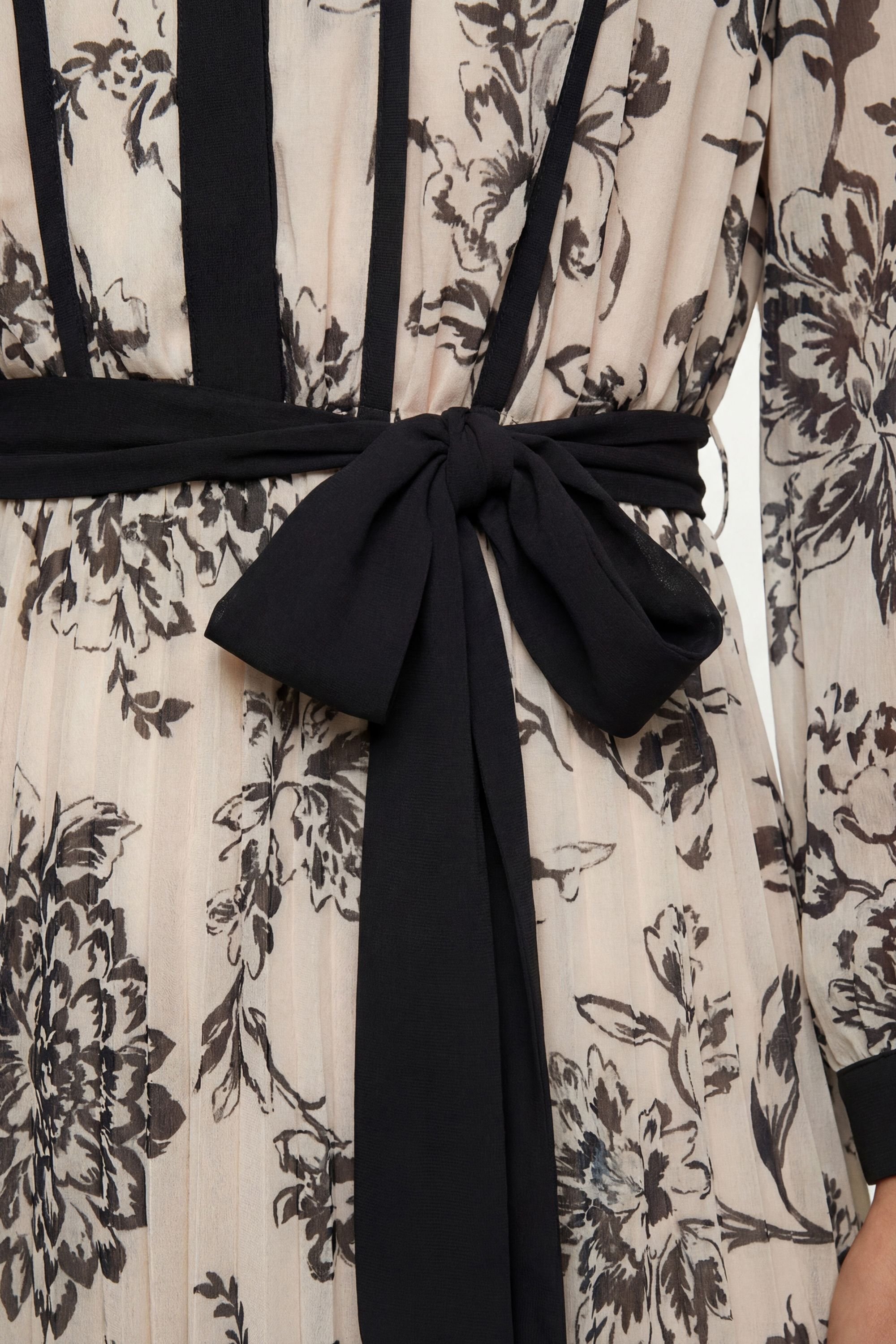 Wallis Wallis Women's Floral Contrast Pleated Midi Dress in Ivory - 3