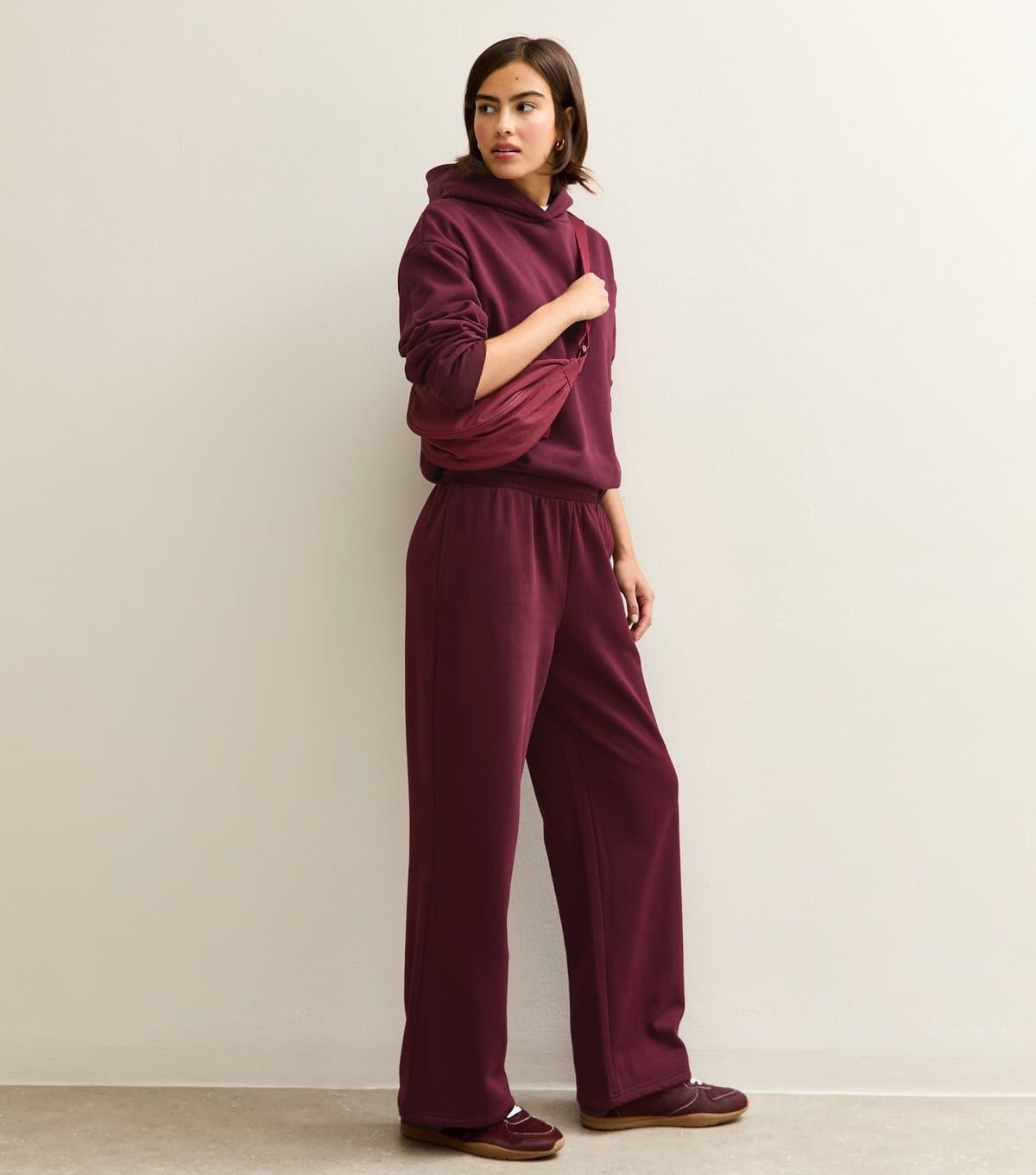 New Look Women's Dark Burgundy Elasticated Waist Wide Leg Joggers New Look