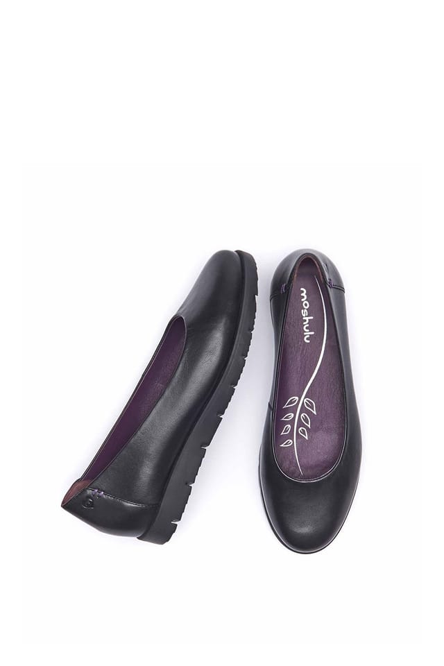 Moshulu Moshulu Women's 'Jin' Leather Flat Slip On Shoes in Black - 2