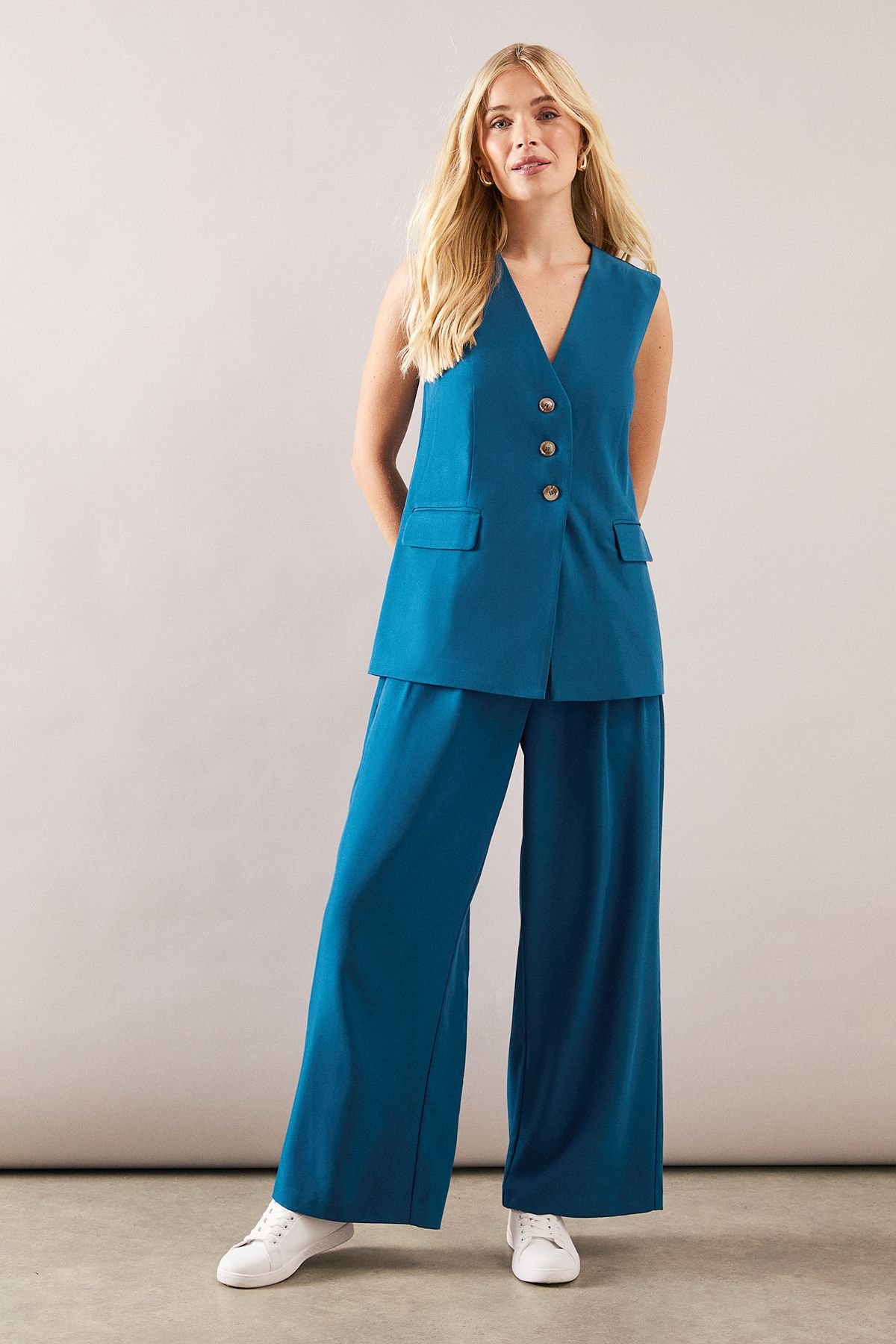 Wallis Wallis Women's Petite Three Button Pocket Detail Waistcoat in Aqua - 3