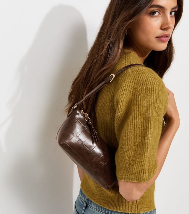 New Look Dark Brown Faux Leather Crocodile Embossed Baguette Shoulder Bag New Look - 2