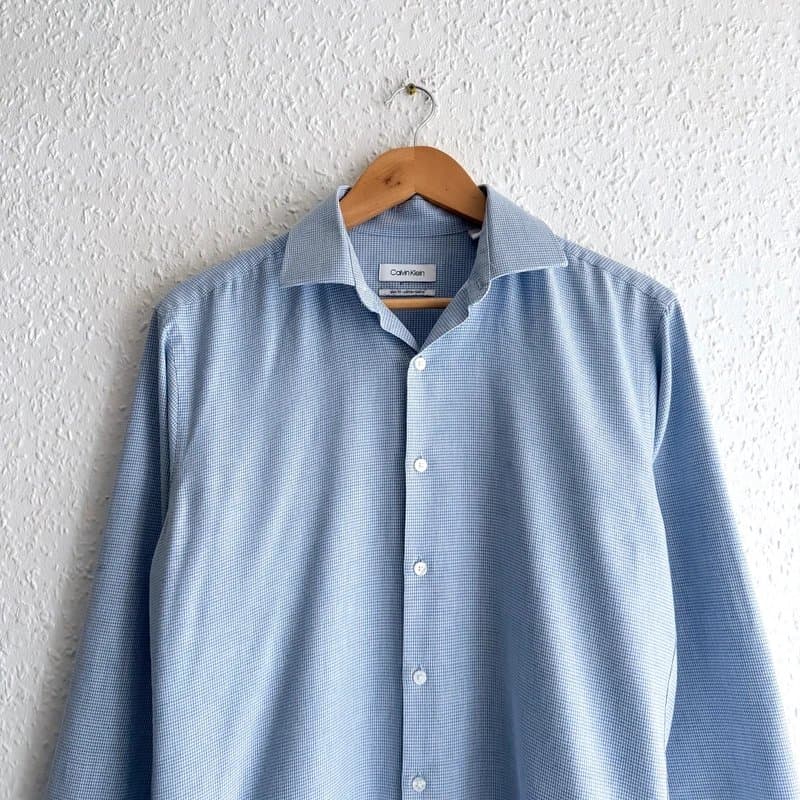 Calvin Klein Mens Calvin Klein Blue Button Up Shirt - Size 40/86