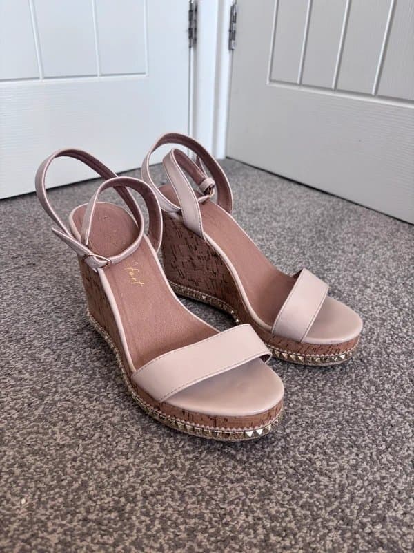 New Look New Look Embellished Espadrille Wedges Size 6