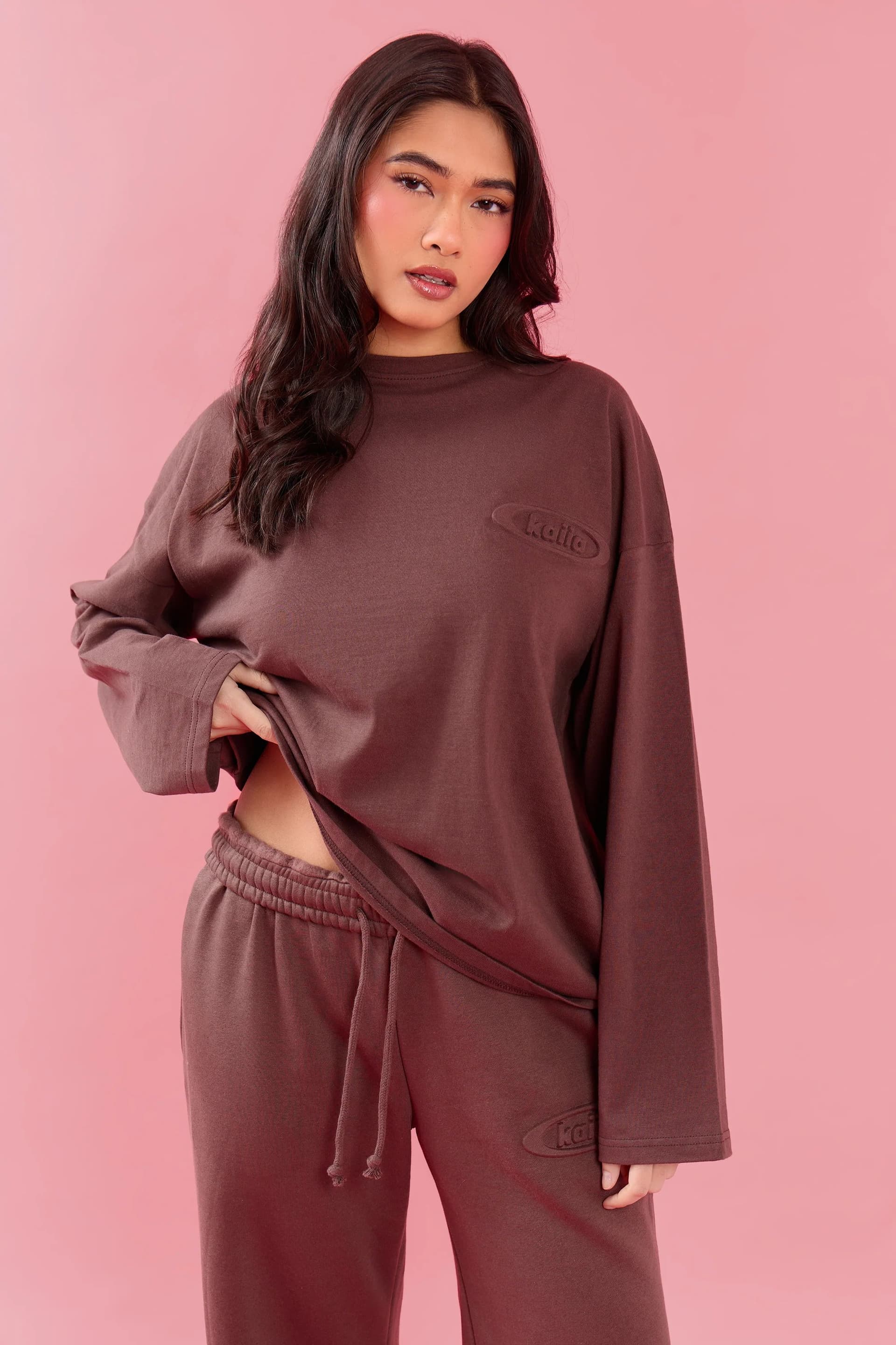 Kaiia Kaiia Oval Embossed Oversized Long Sleeve T-shirt Cocoa Brown