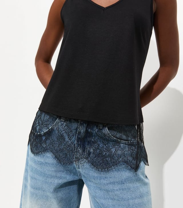 New Look Women's Black Lace Trim Relaxed V-Neck Vest New Look - 2