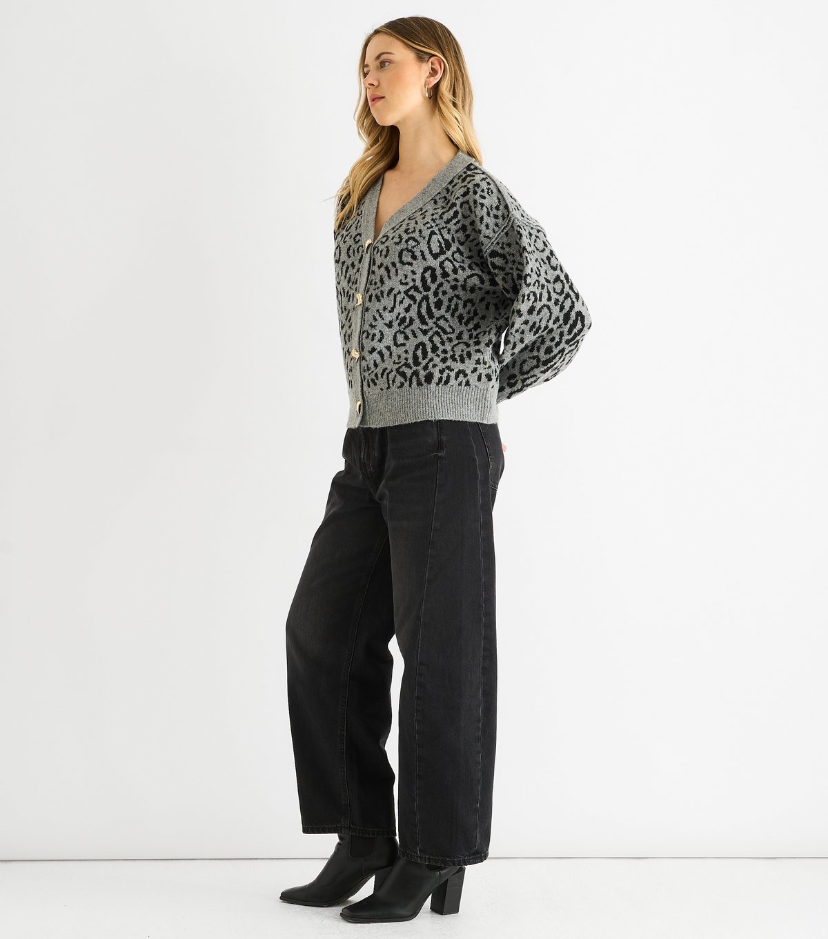 Gini London Women's Petite Grey Leopard Pattern Cardigan Gini London New Look - 3