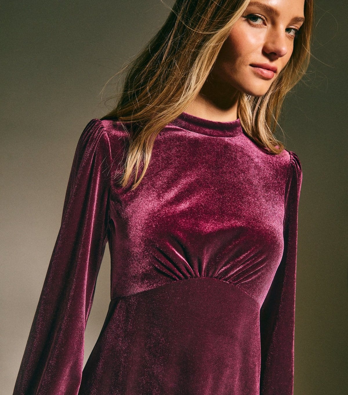 New Look Women's Dark Burgundy Velvet Long Sleeve Mini Dress New Look - 4