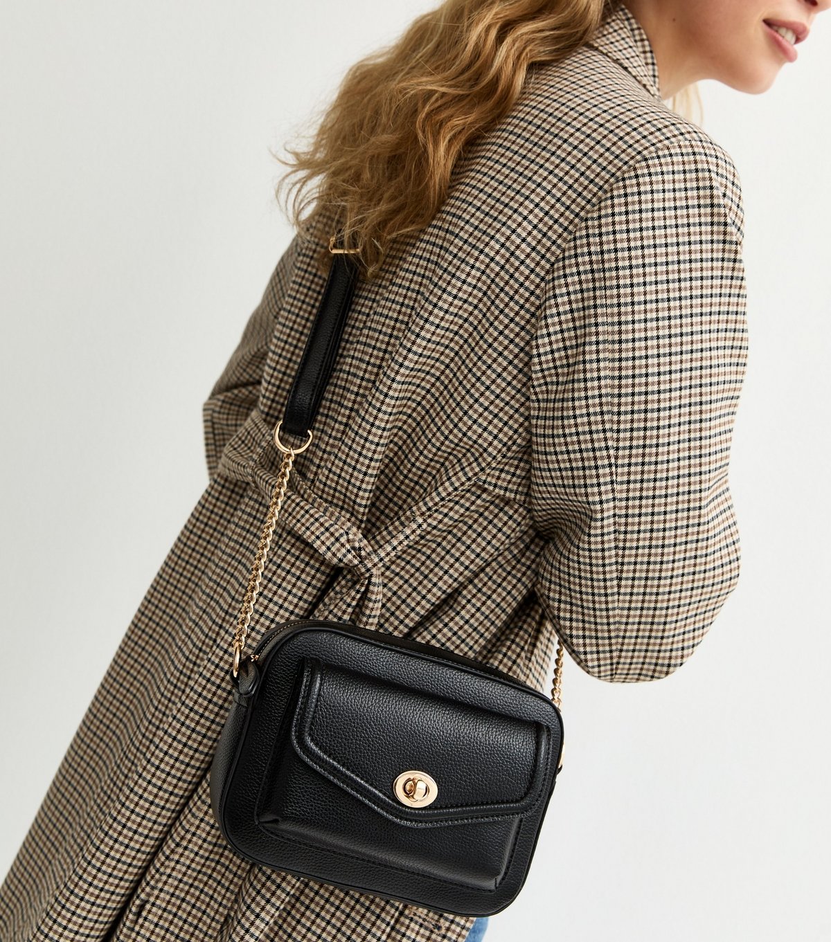 New Look Black Grained Faux Leather Turn Lock Crossbody bag Vegan New Look - 2