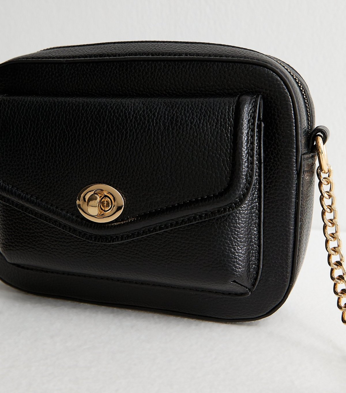 New Look Black Grained Faux Leather Turn Lock Crossbody bag Vegan New Look - 3