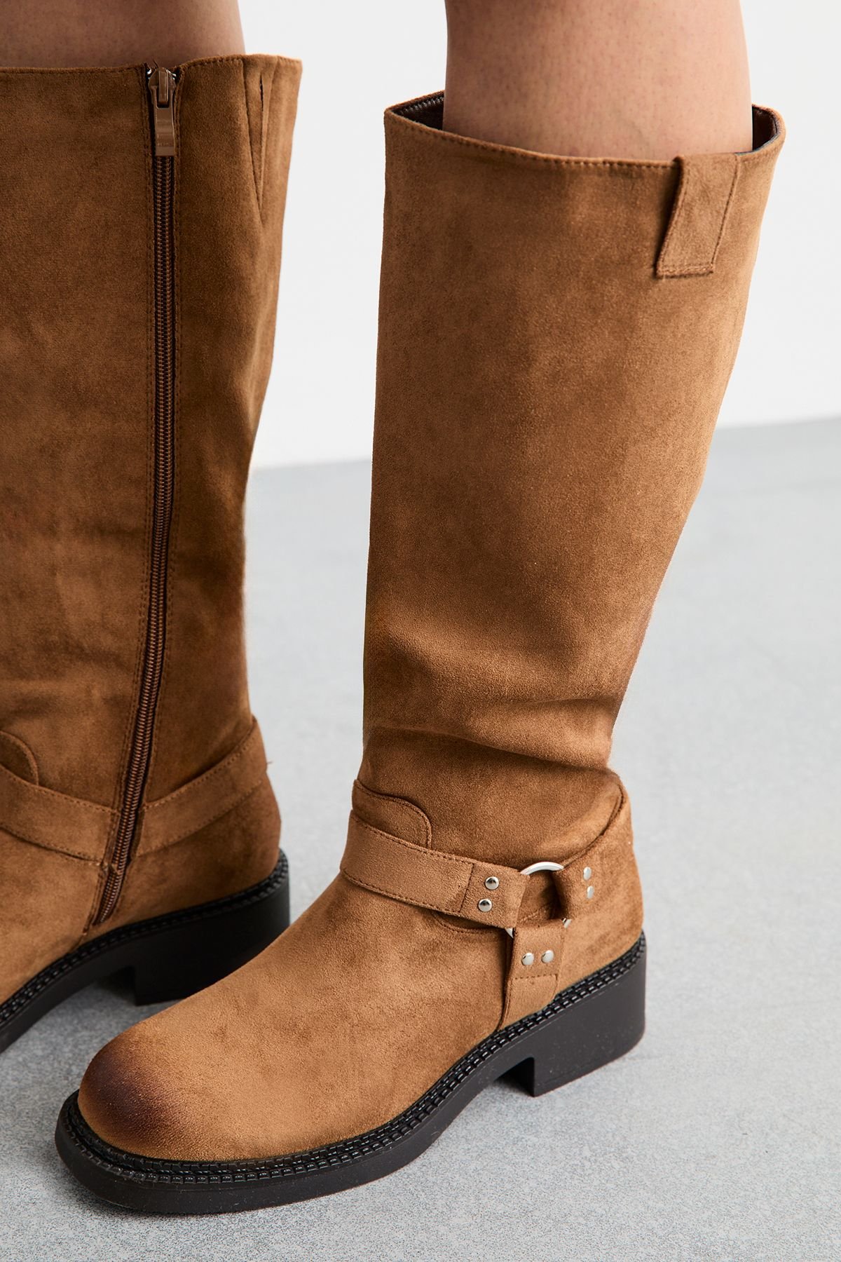 Faith Faith Women's : Bia Faux Suede Knee High Biker Boots in Tan - 4