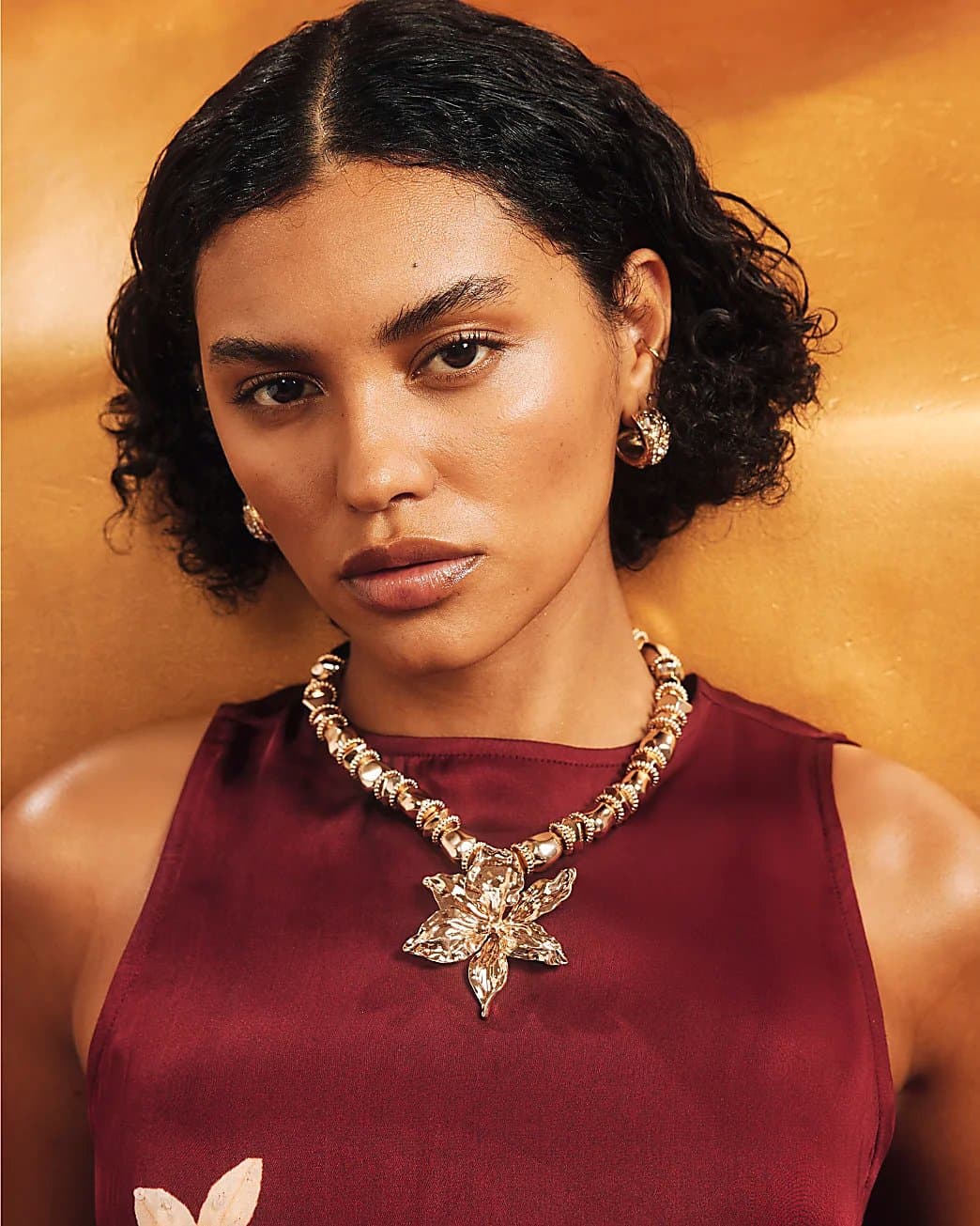 River Island River Island Womens Gold Short Hibiscus Necklace