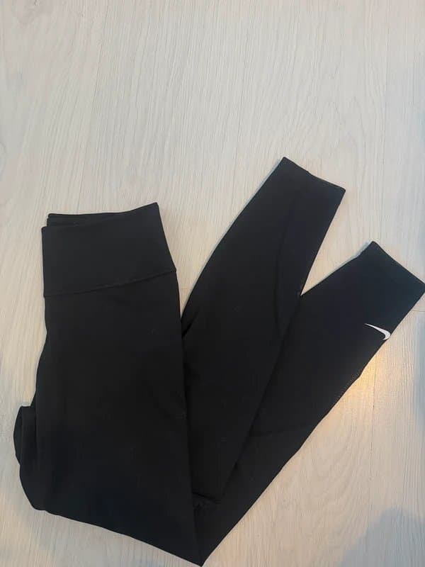 Nike Nike dri fit black leggings
