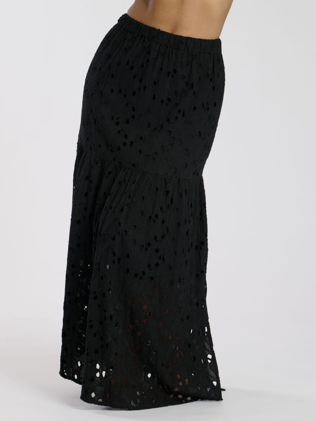 South Beach South Beach Women's Broderie Midi Skirt in Black - 2