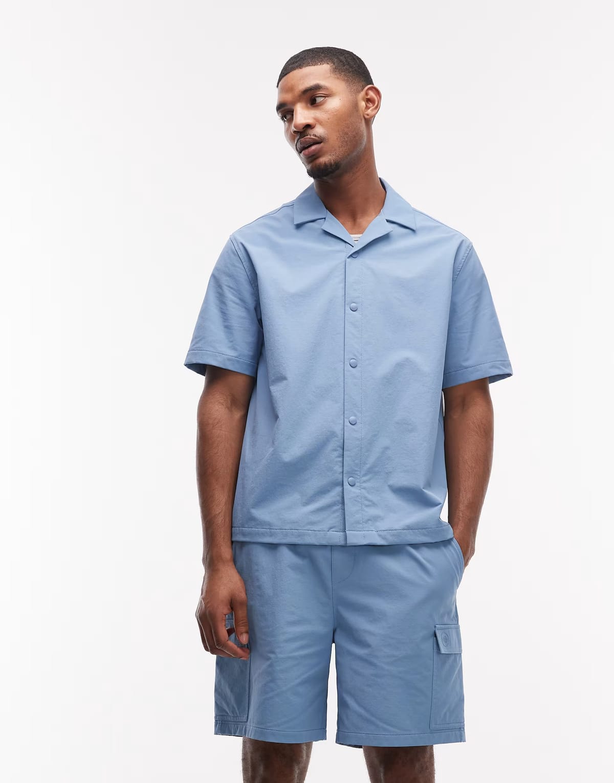 ASOS ASOS DESIGN motionMAX™ relaxed fit four way stretch shirt in blue - 1