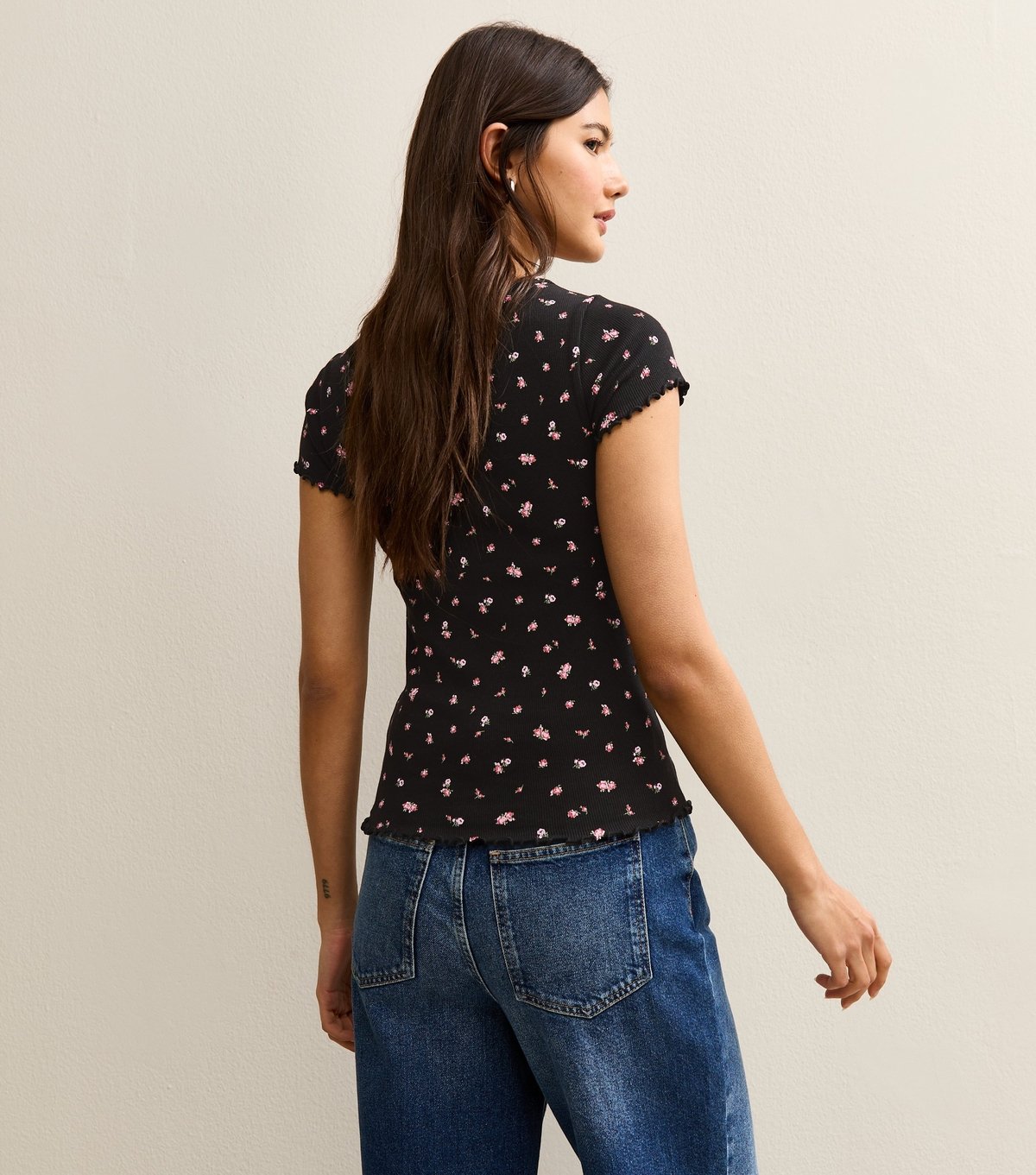 New Look Women's Black Floral Print Short Sleeve Ribbed Jersey Top New Look - 4