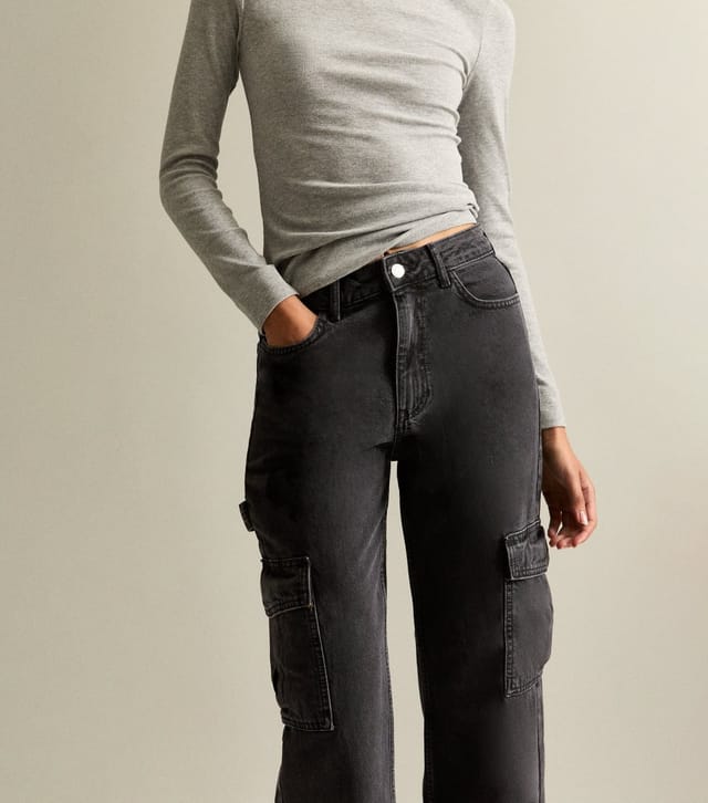 New Look Women's Washed Black High Waist Cargo Jeans New Look - 3