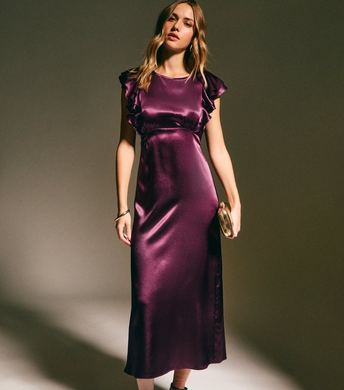 New Look Women's Dark Burgundy Satin Ruffled Sleeve Midi Dress New Look - 3