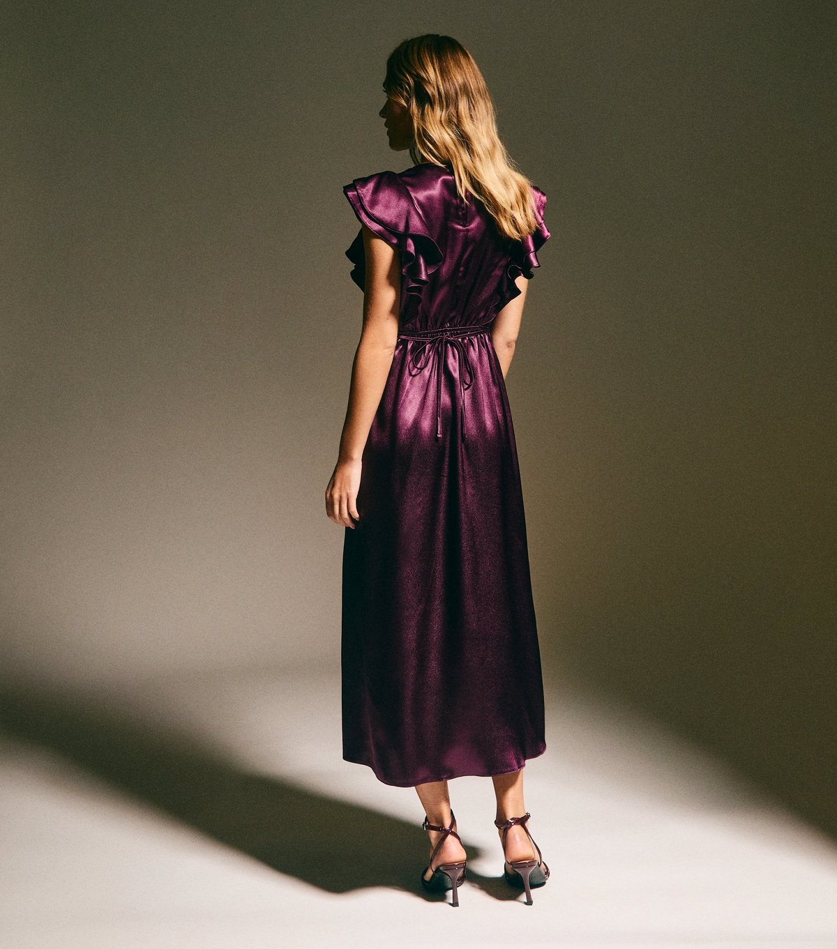 New Look Women's Dark Burgundy Satin Ruffled Sleeve Midi Dress New Look - 4