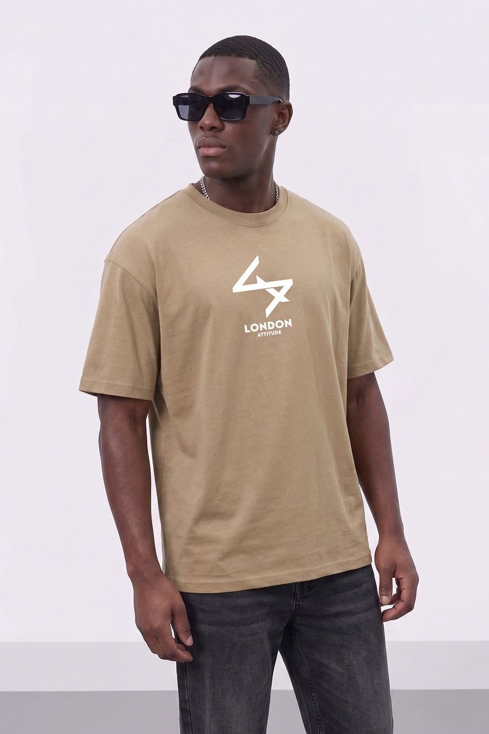 LONDON ATTITUDE LONDON ATTITUDE Men's Push Your Limits Oversized Heavyweight T-Shirt in Light Sand - 4