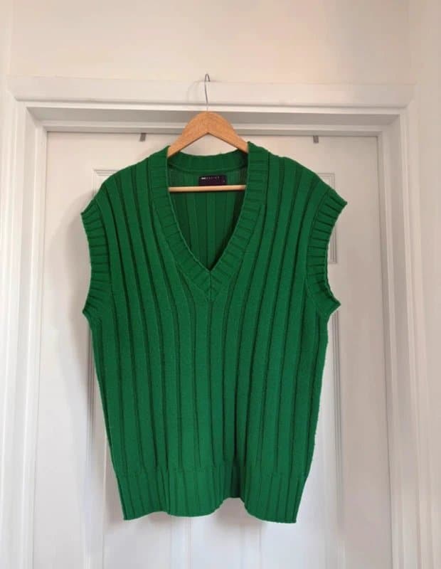 ASOS Adorable Women's Asos Green Longline Ribbed V Neck Knitted Sweater Vest Top Waistcoat size M 12-14