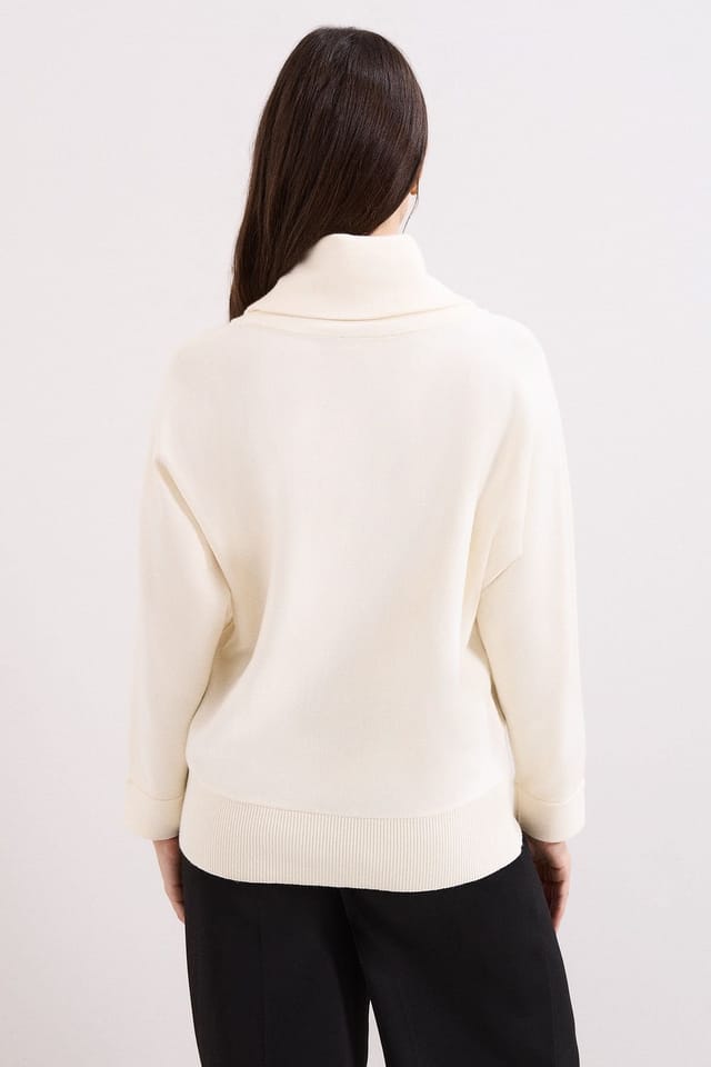 Phase Eight Phase Eight Women's Rosalie Cowl-Neck Knit Jumper in Off-White - 3