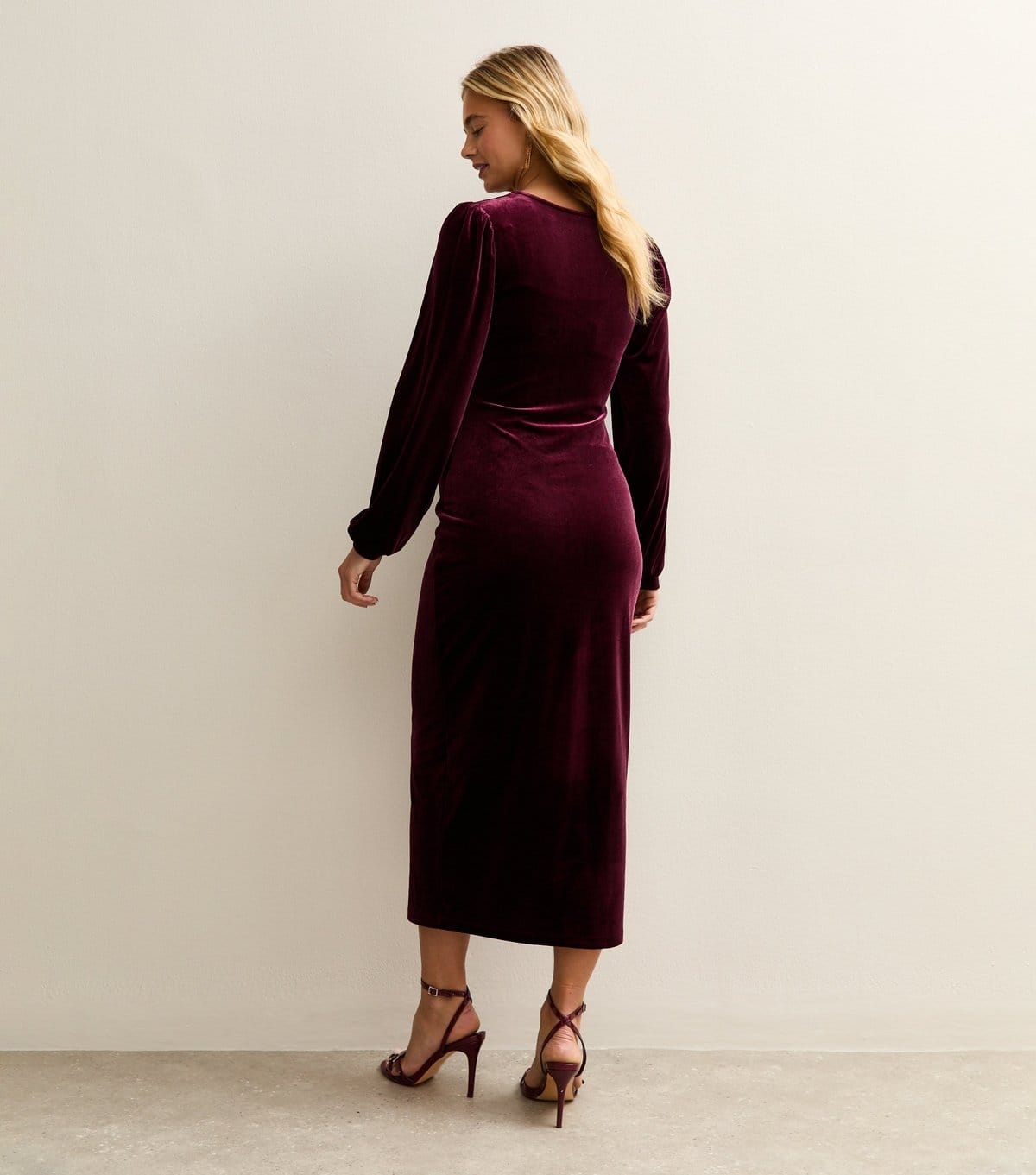 New Look Women's Maternity Burgundy Velvet Twist Midi Dress New Look - 4