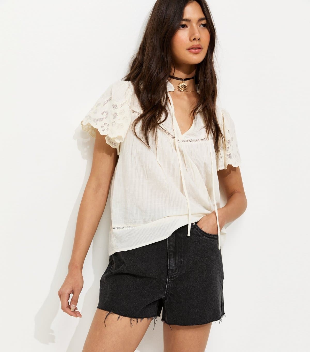 New Look Women's Black Wash Mom Denim Shorts New Look