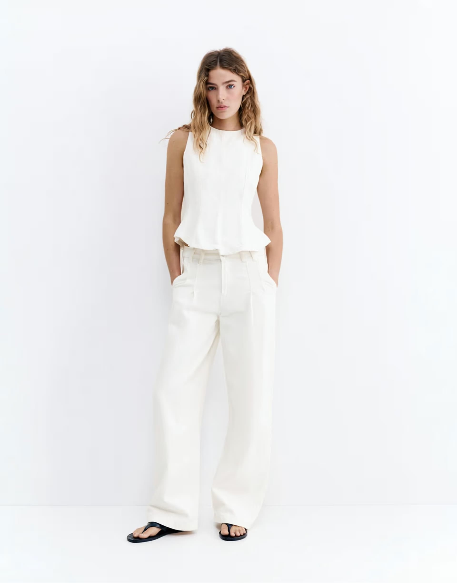 ASOS Pull&Bear Pleated balloon fit baggy jeans in white