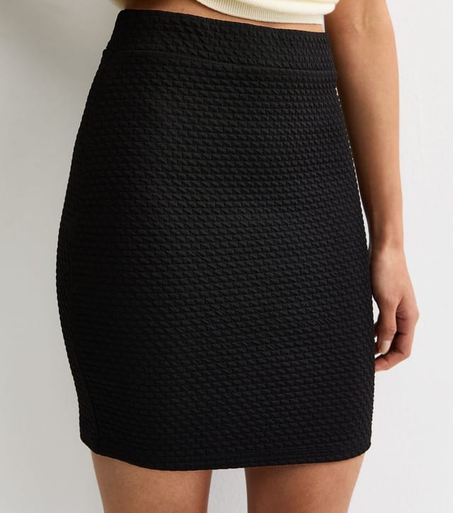 New Look Women's Black Textured Tube Mini Skirt New Look - 2