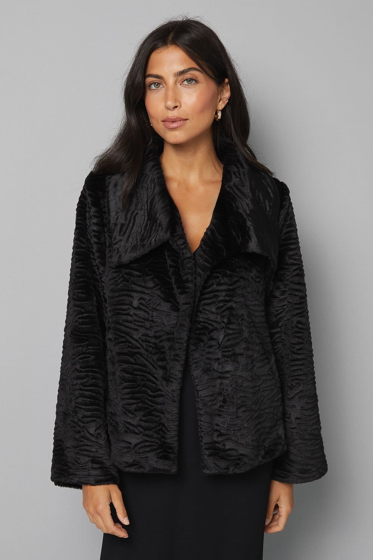 Wallis Wallis Women's Faux Fur Collar Detail Coat in Black