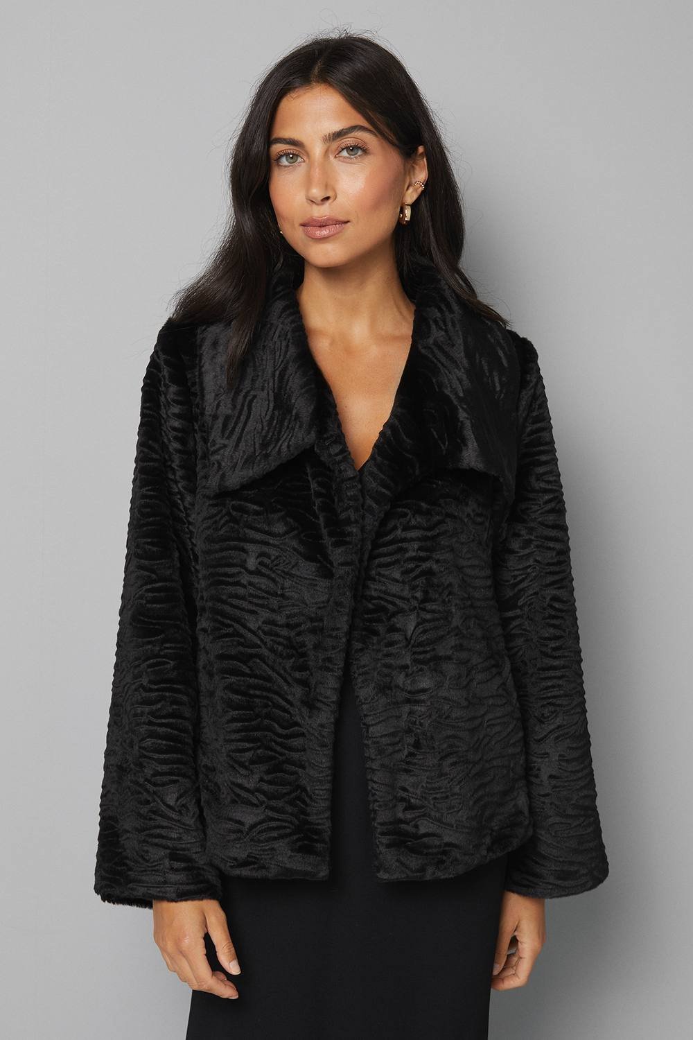 Wallis Wallis Women's Faux Fur Collar Detail Coat in Black - 2
