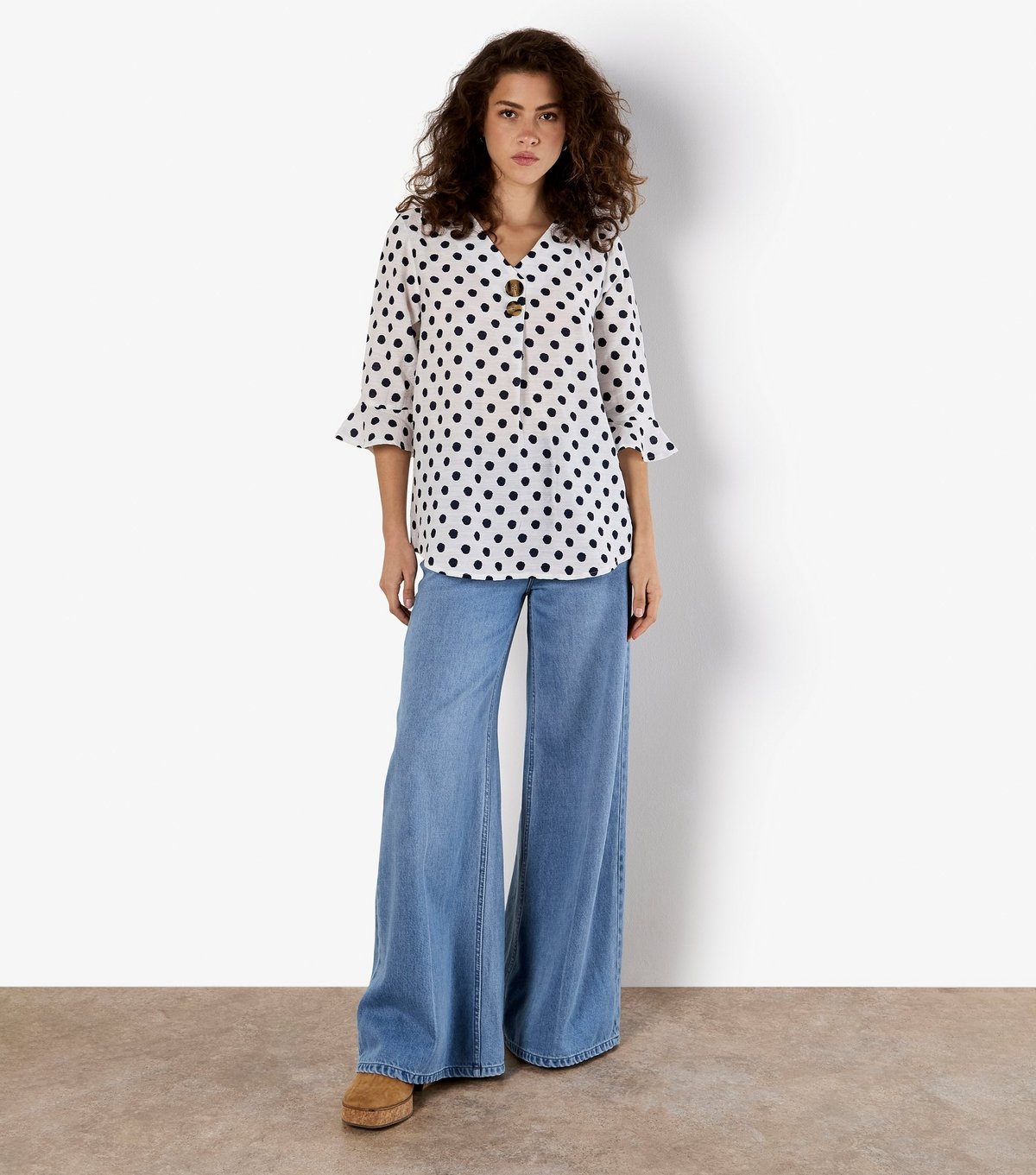 Apricot Women's White Polka Dot 2 Button Top Apricot New Look - 2