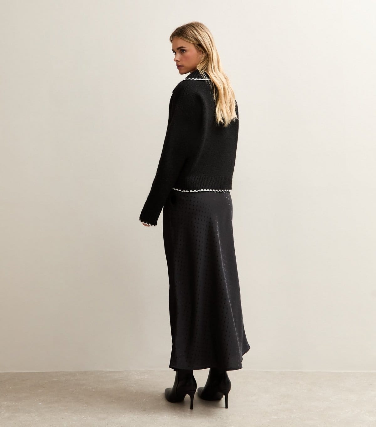 New Look Women's Petite Black Polka Dot Satin Bias Cut Midi Skirt New Look - 4