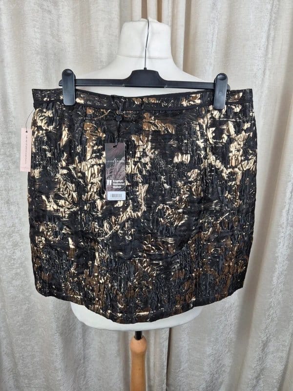 Love & Roses Gold Embellished Jacquard Skirt Size 18