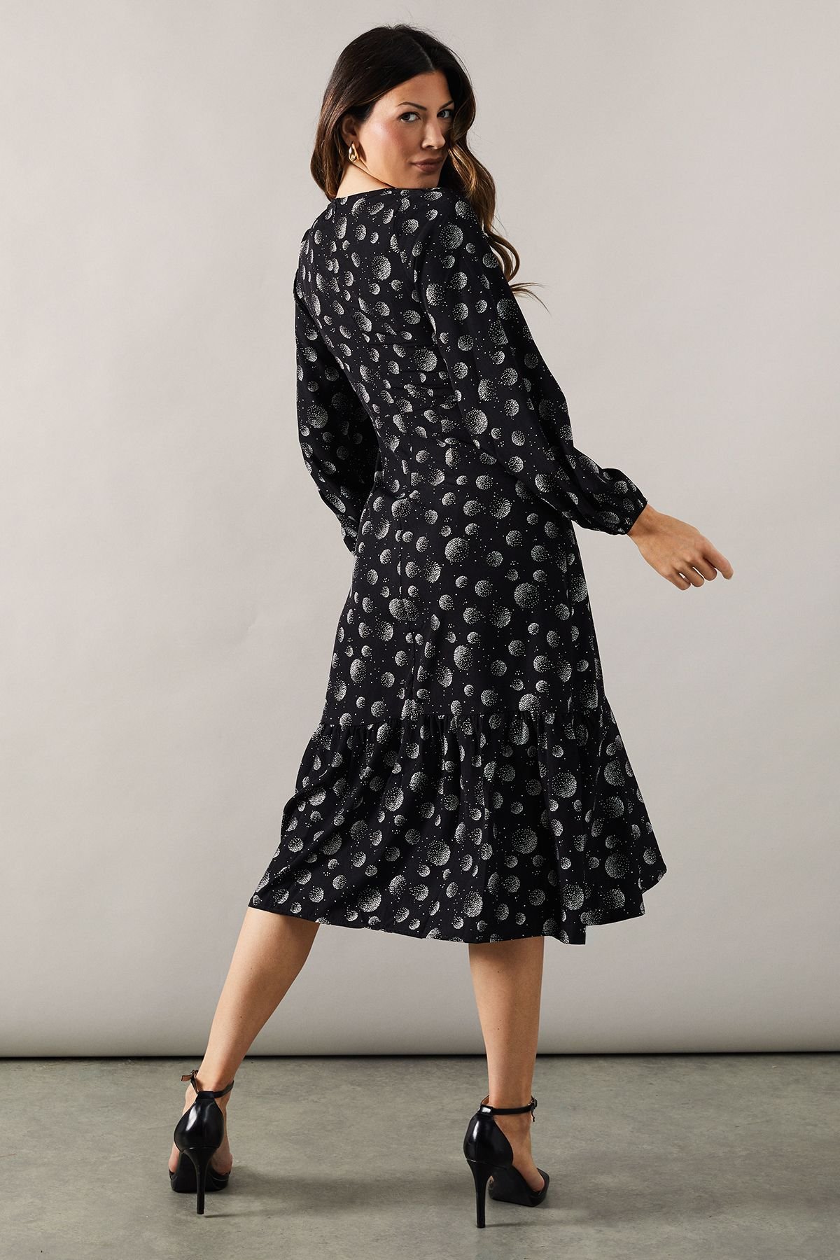 Wallis Wallis Women's Printed Long Sleeve Ruffle Detail Midi Dress in Black - 3