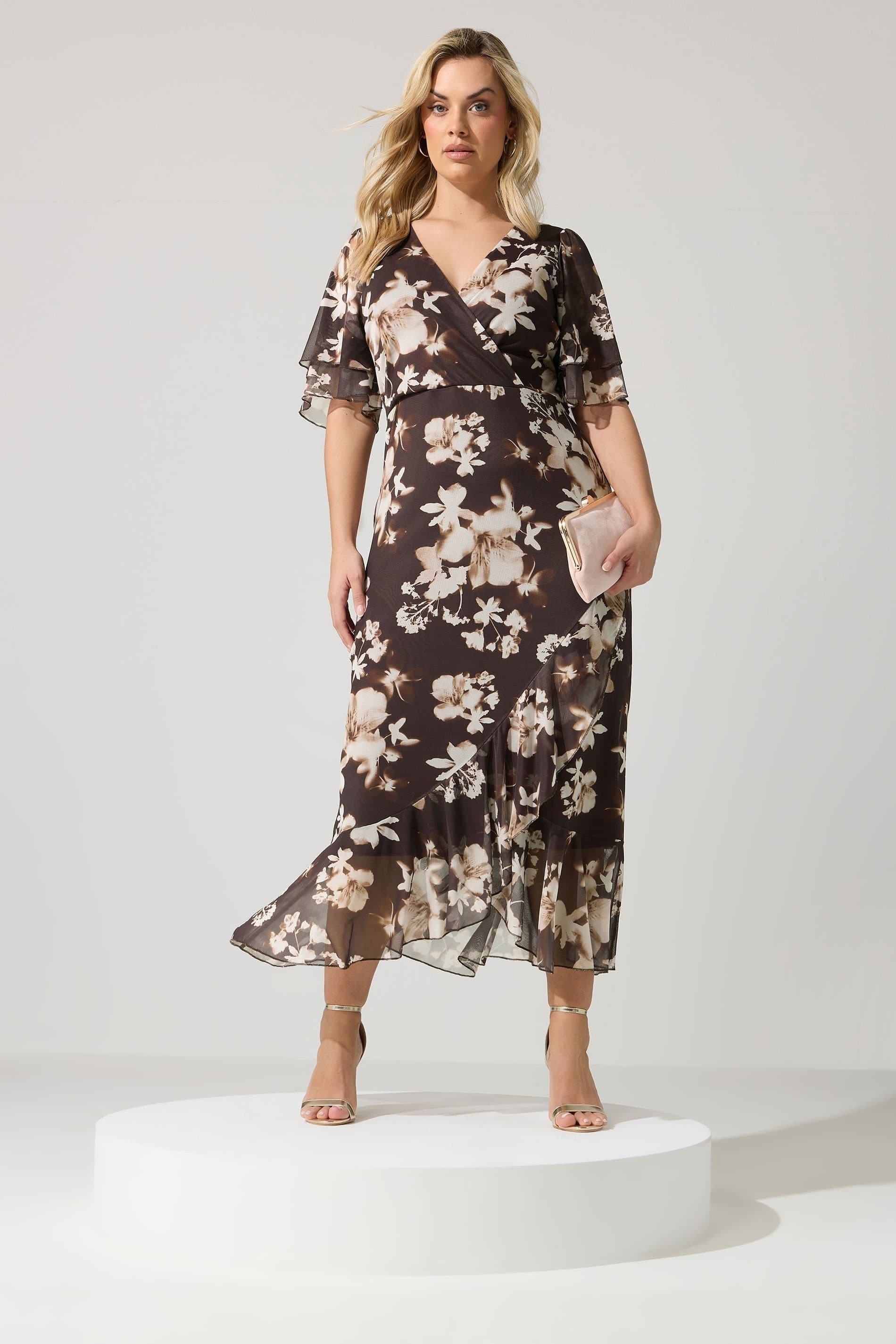 Yours Yours Women's Floral Wrap Dress in Chocolate